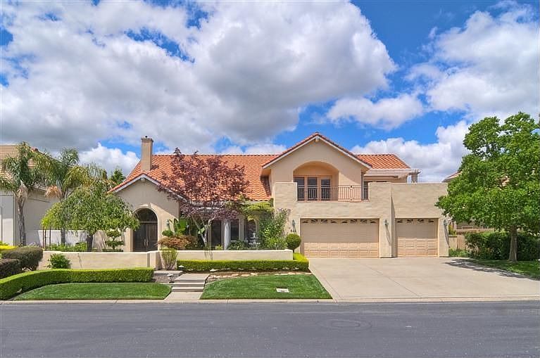 1st image of 844 W Cove Way