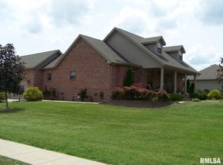 2201 Westminster Dr, Marion, IL 62959