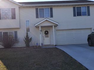 808 Maple St S, Belle Plaine, MN 56011