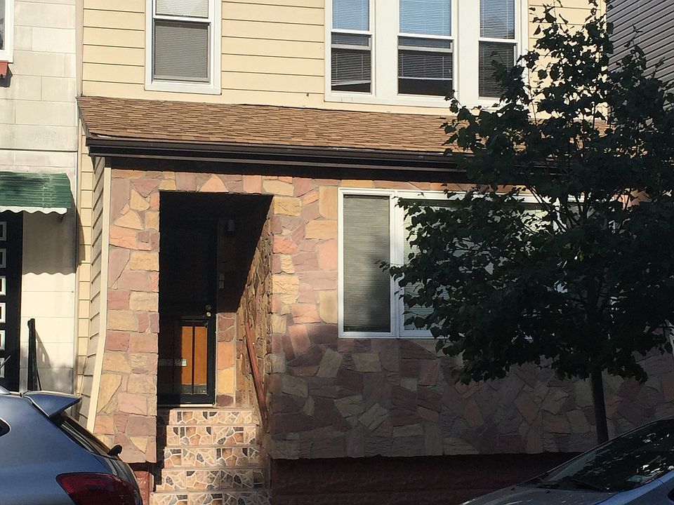 2nd image of 7145 67th Pl
