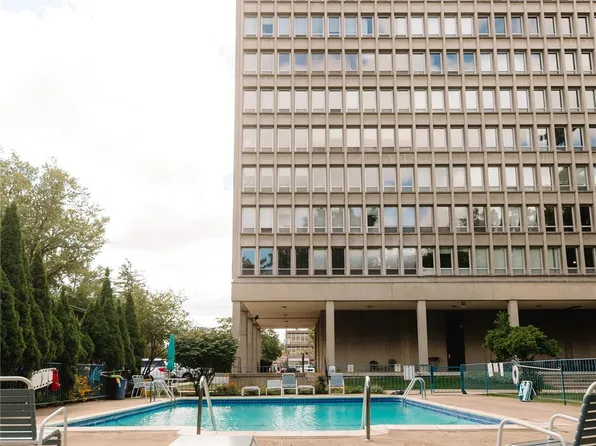 22700 Garrison St APT 906, Dearborn, MI 48124