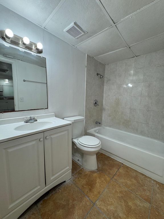 201 NW 10th St #201C, photo 3