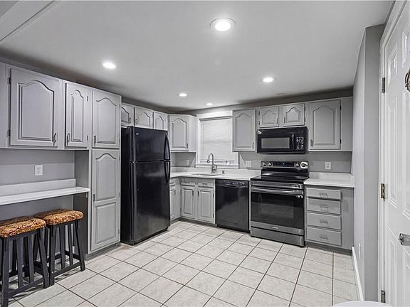 2nd image of 177 Logee St