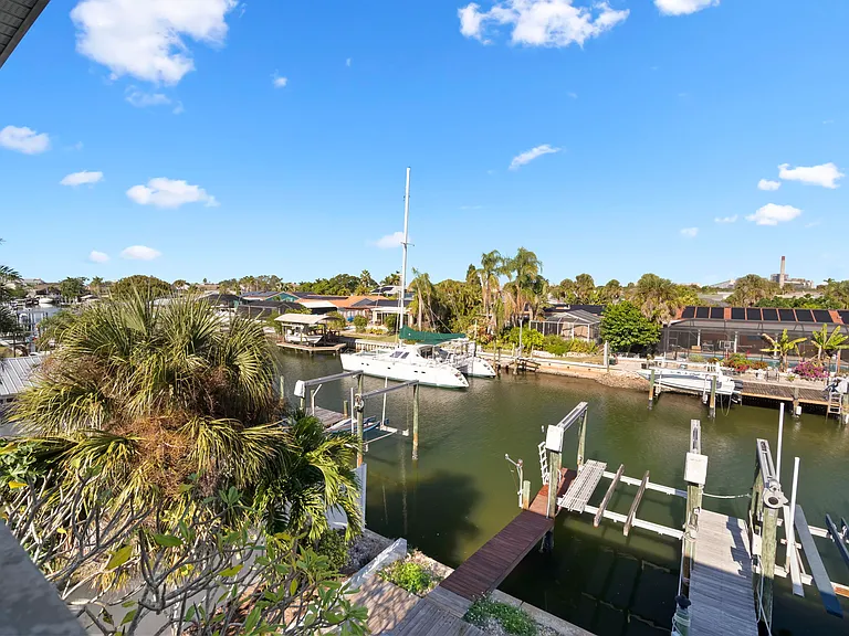 1013 Apollo Beach Blvd — Photo 2