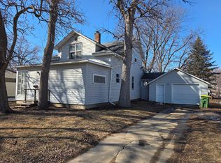 425 6th St, Tracy, MN 56175