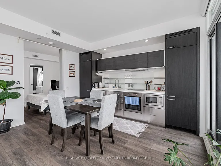 45 Charles St E #1801 — Photo 4
