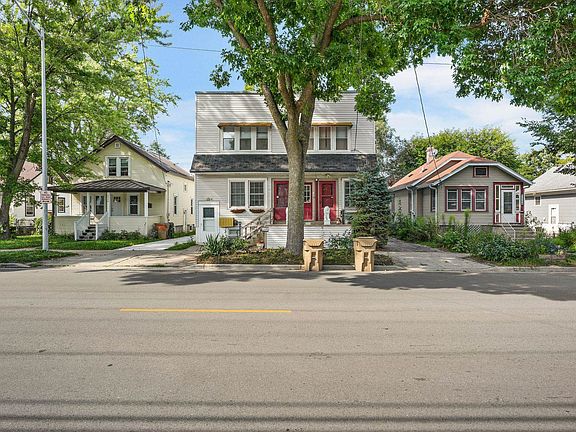 2nd image of 2954 Milwaukee St