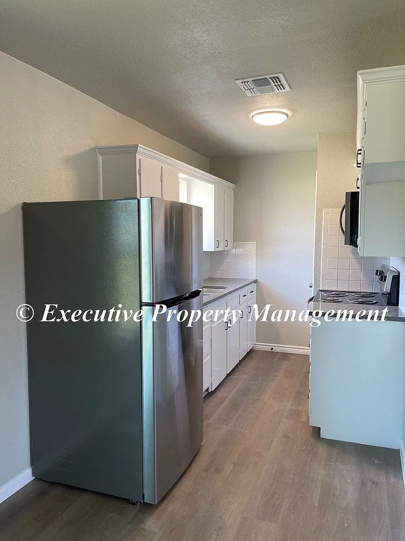 606 Sunset Lane — Photo 4