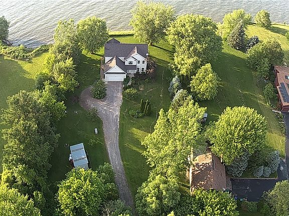 3rd image of 2949 W Lake Rd