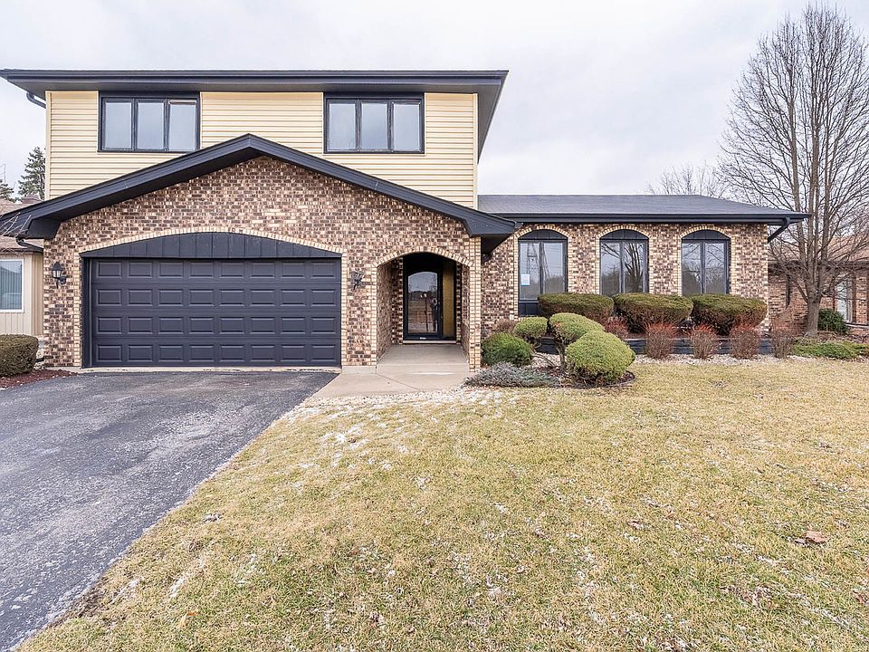 1st image of 18549 Olde Farm Rd