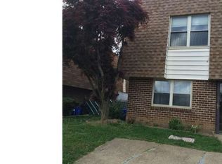 9930 President St, Philadelphia, PA 19115