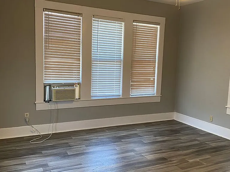 527 Cedar St — Photo 15