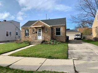 1102 Melvin Ave, Racine, WI 53402