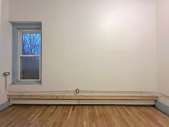 5th image of 56 Dubois St Unit 1