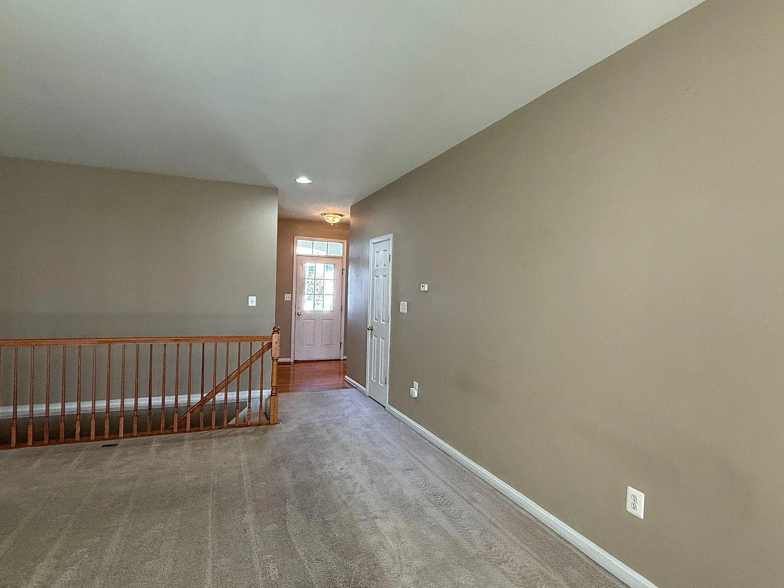 3 bed, 2.0 bath, 2214 sqft, $2,100 — Photo 4