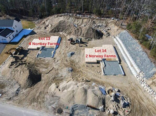 2 Norway Farms Dr, Norfolk, MA 02056