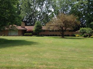 9216 Sunview Dr NE, Warren, OH