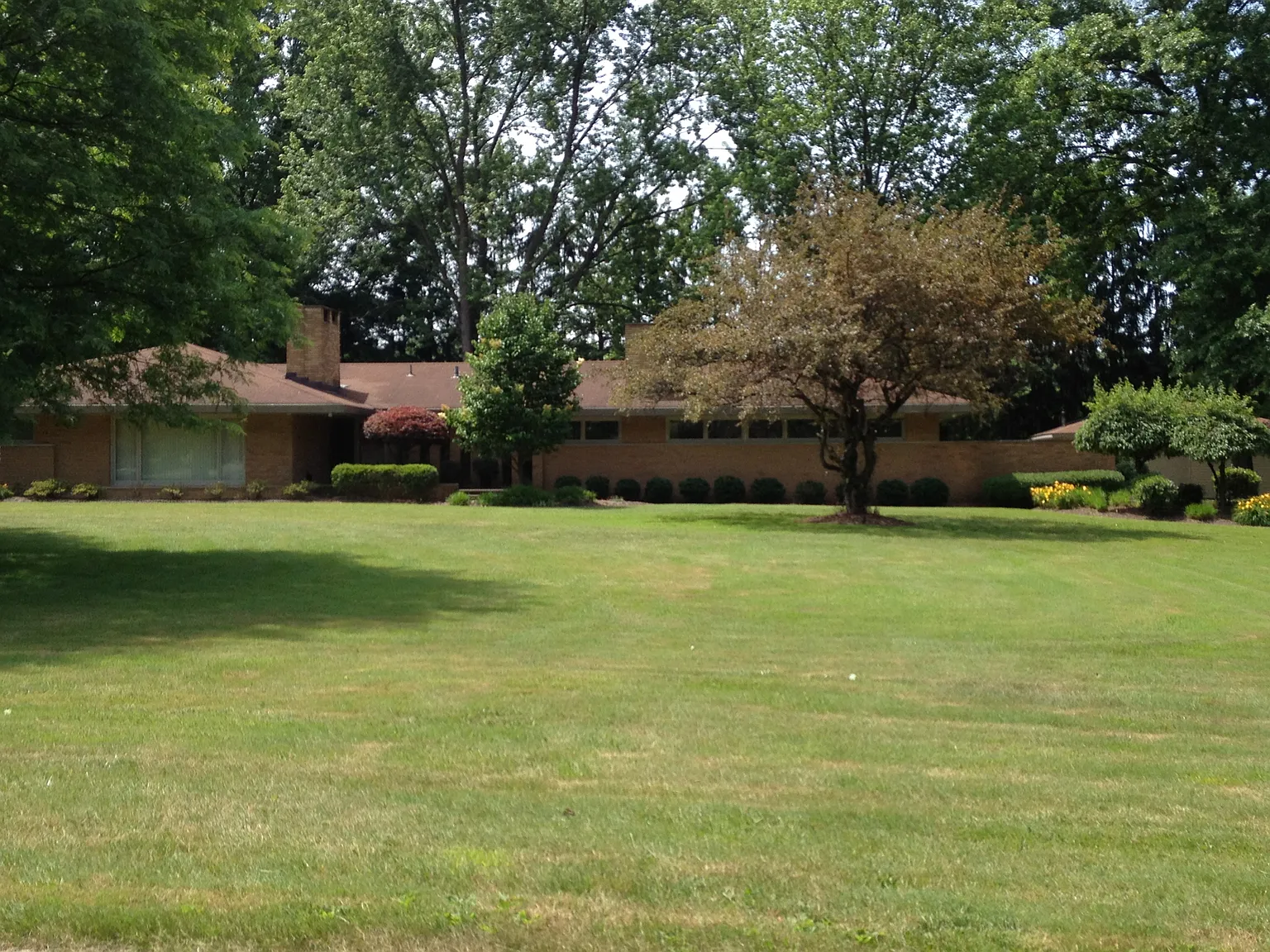 9216 Sunview Dr NE photo 1