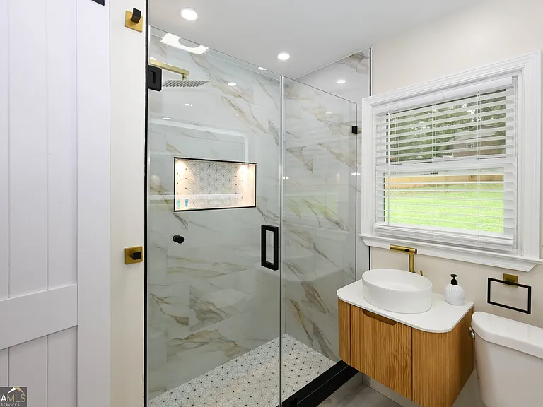 2218 Dodson Dr — Photo 16