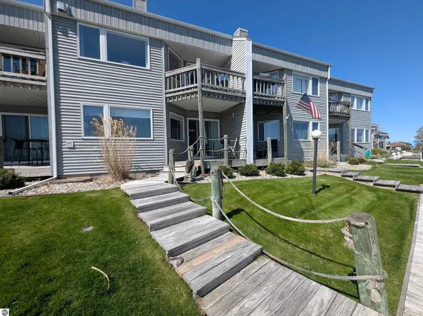 3097 E Midshipman Dr, Au Gres, MI 48703