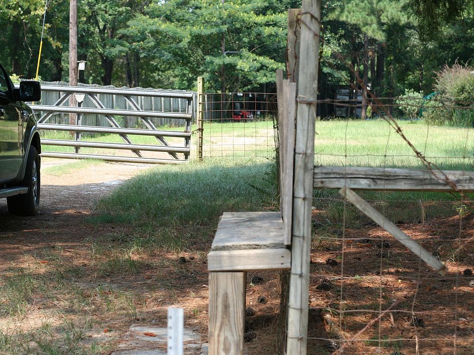 2nd image of 742 Crawford Loop