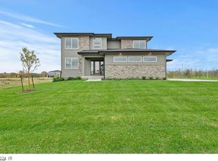 940 Hamilton Rd, Waukee, IA 50263