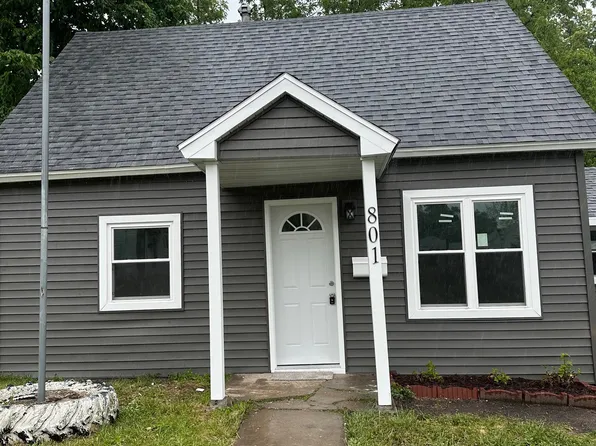 801 S 2nd St, Knoxville, IA 50138