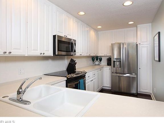 3rd image of 28623 Alessandria Cir