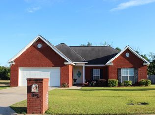 102 Powder Horn Dr, Midland City, AL 36350