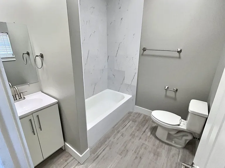 1230 Cortlandt St #1 — Photo 6