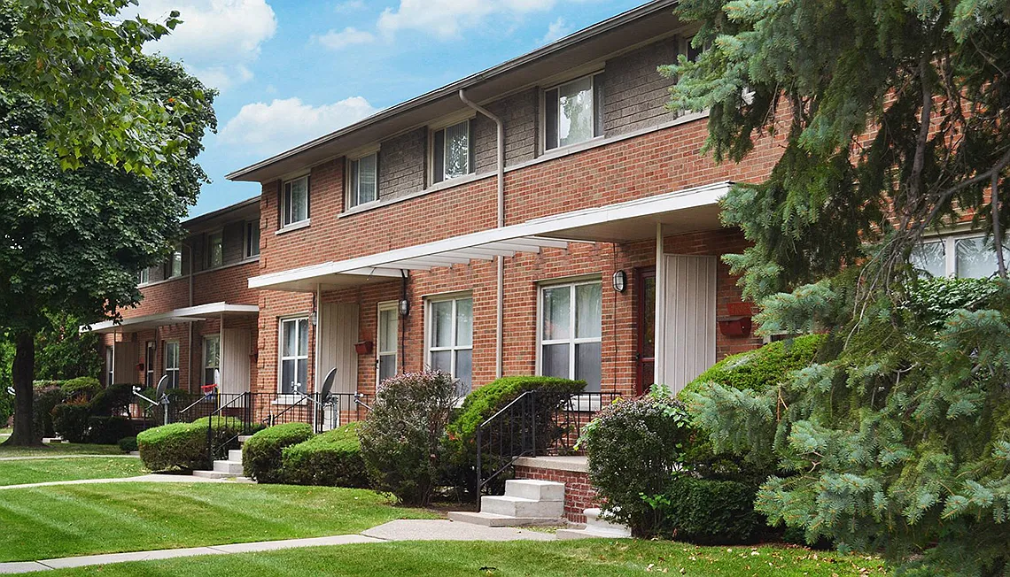 Stratford Villa - Oak Park, MI — Photo 2