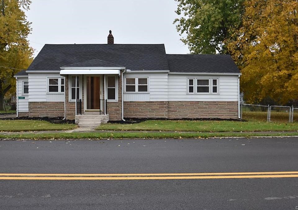 1st image of 125 S Main St