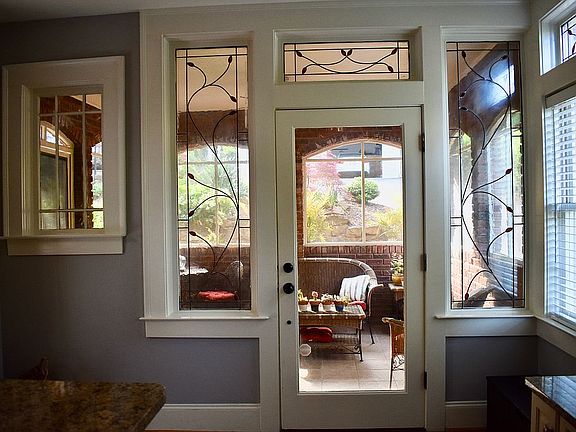 4th image of 587 E Morningside Dr NE