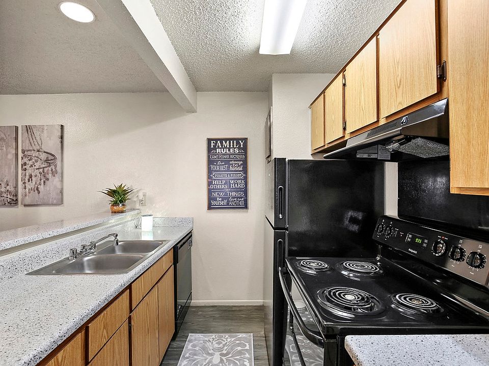 PINE OAKS APARTMENTS 1716 N Galloway Ave Mesquite TX Zillow