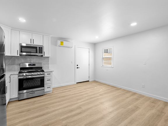 2nd image of 4486 Hamilton St #B