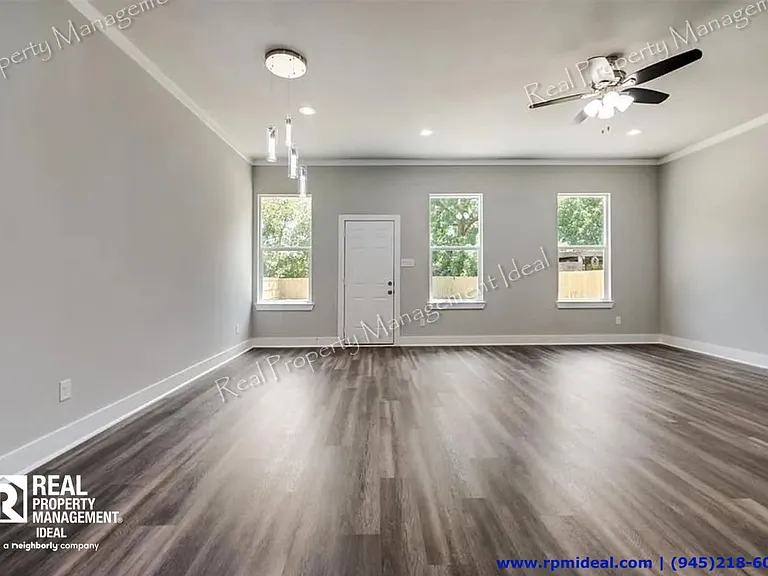 8728 Dunlap St — Photo 14