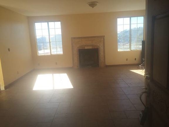 3rd image of 1821 Kemper St