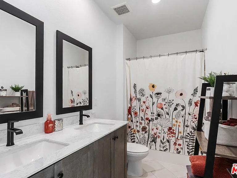 749 Daniel Freeman Cir — Photo 21