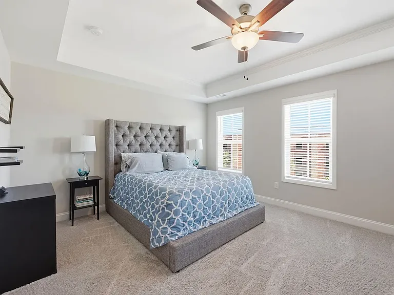 976 Gateway Commons Cir — Photo 45