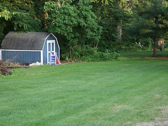 5th image of 102 S Shady Ln