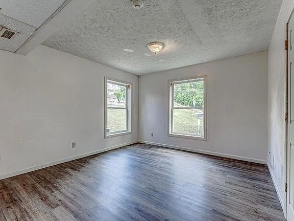3rd image of 717 Naomi St #A