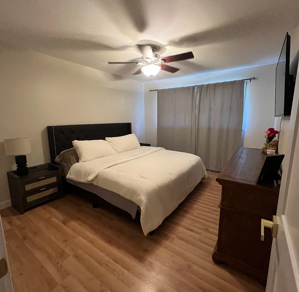 2 bed, 1000 sqft, $1,800 — Photo 4