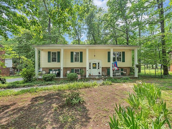 3rd image of 2748 Tanglewood Dr