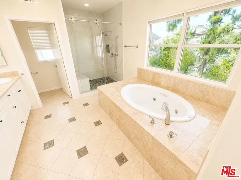 7371 Westcliff Dr — Photo 16