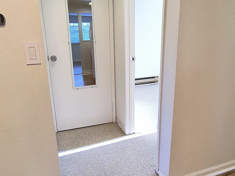 11733.5 17th Ave NE #11733-1/2 — Photo 14