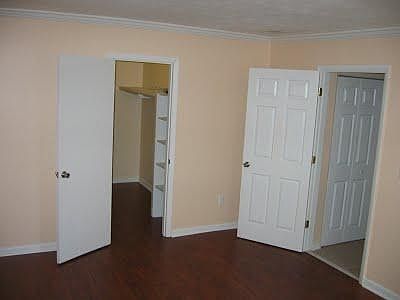 Bedroom - Walk-in Closet view