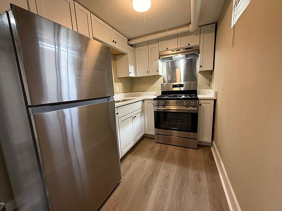 3rd image of 839 Randolph Ave #B1