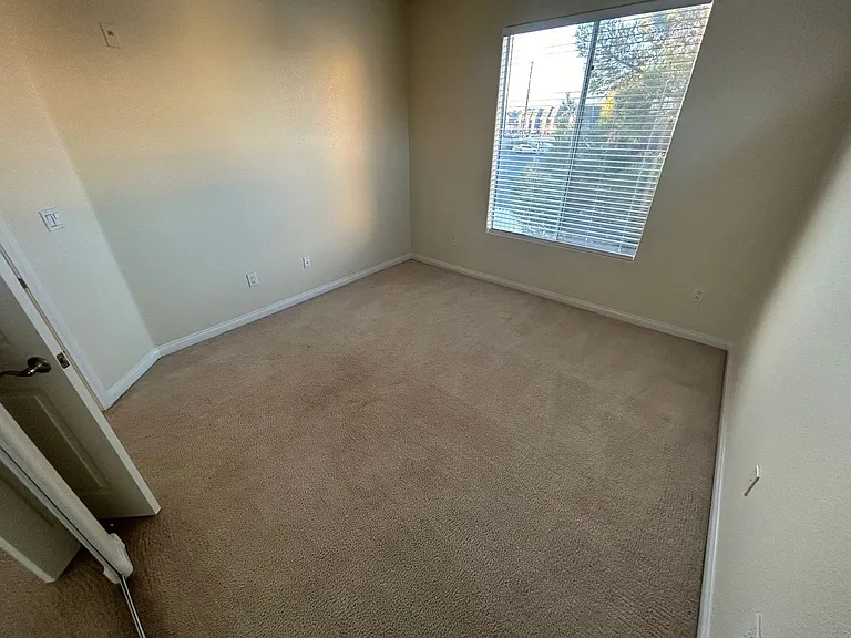 4400 S Jones Blvd #2052 — Photo 19