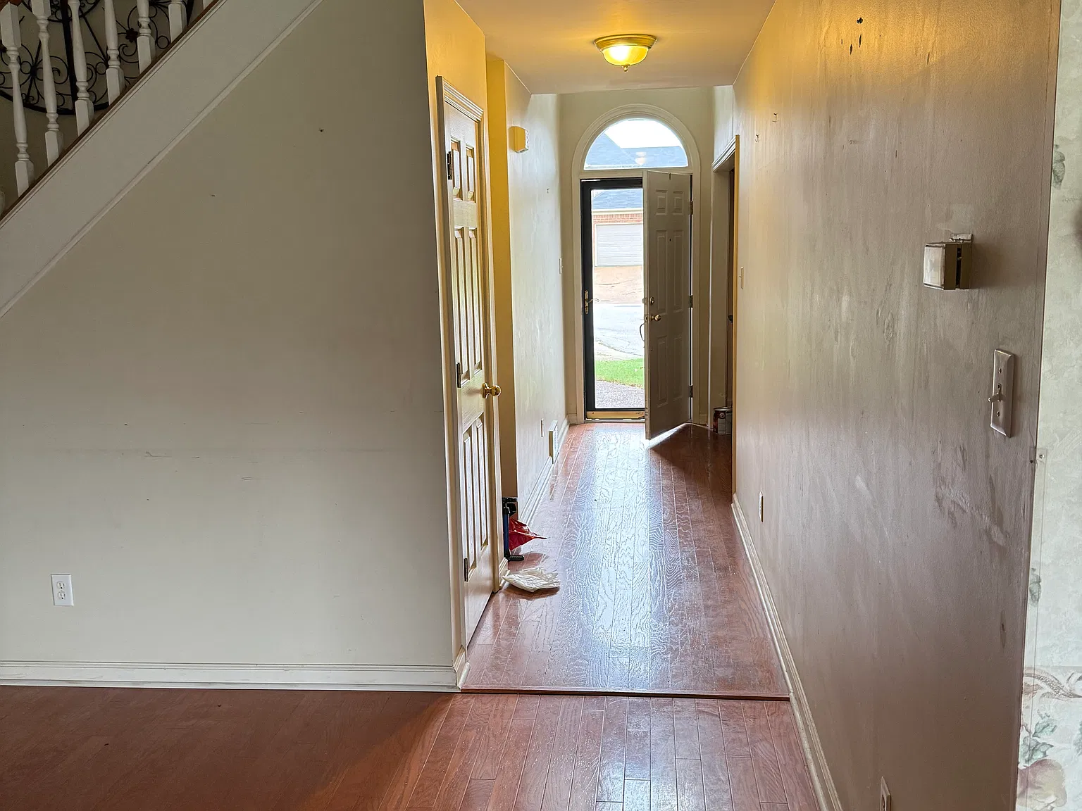 4 bed, 2403 sqft, $2,325 — Photo 4