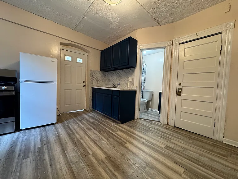 45 Long Hill Rd #1R — Photo 2